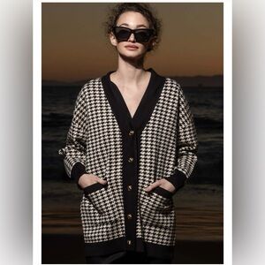 Heidi Merrick Fanny houndstooth cardigan XS/ S
NWT